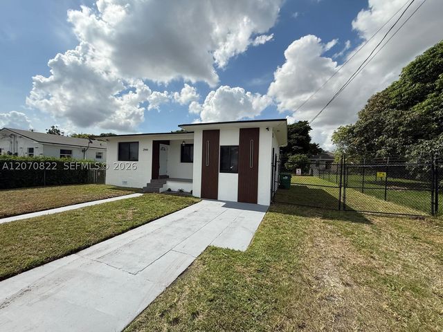 2944 NW 61st St, Miami, FL 33142