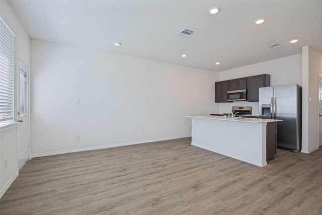209 Tall Cedar Way, Princeton, TX 75407