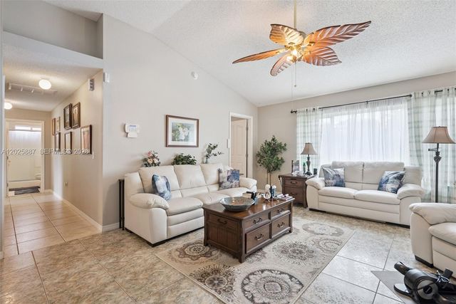 2563 Sheffield, Deltona, FL 32738