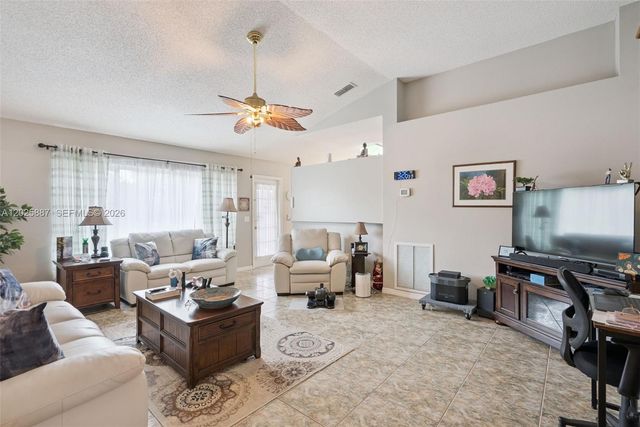 2563 Sheffield, Deltona, FL 32738