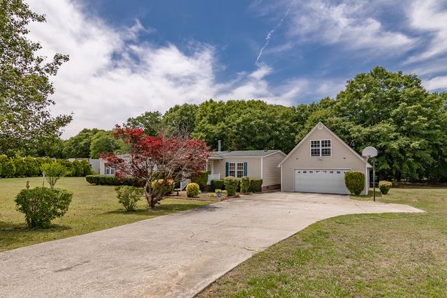 1597 Sexton Gin Road, Starr, SC 29684