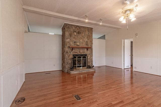 1597 Sexton Gin Road, Starr, SC 29684