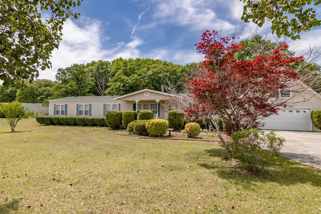 1597 Sexton Gin Road, Starr, SC 29684
