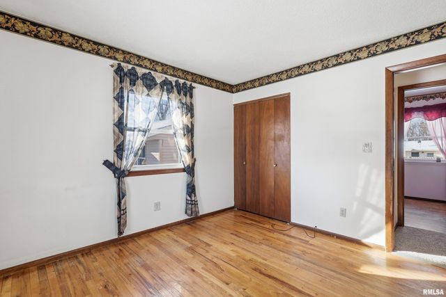 1110 HILLANDALE Road, Davenport, IA 52804