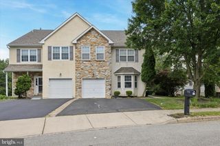 930 HERITAGE DR, Eagleville, PA 19403