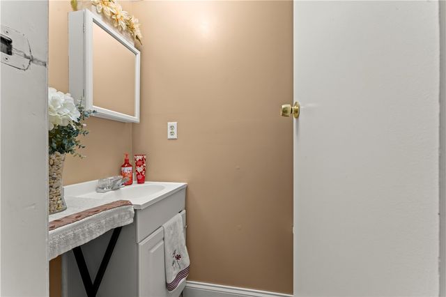 338 Festival Road, Chartiers, PA 15301