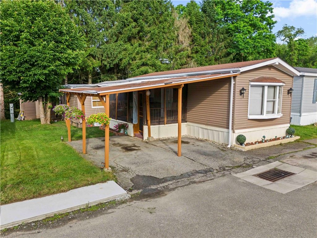 338 Festival Road, Chartiers, PA 15301