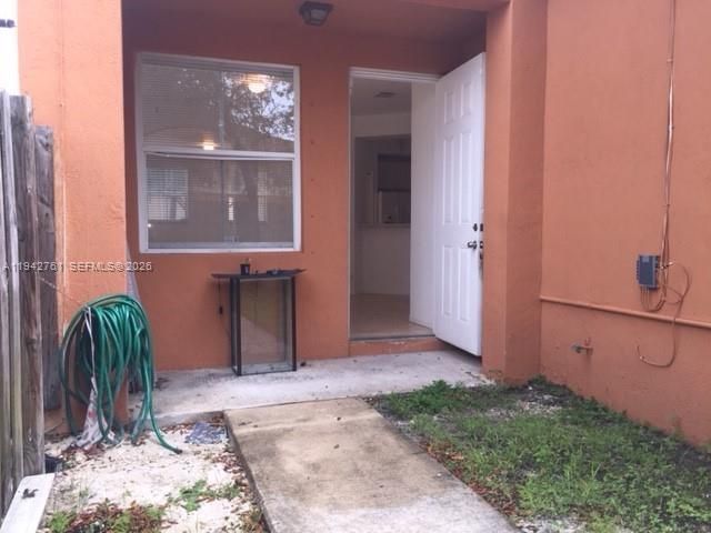 10852 SW 240th St, Homestead, FL 33032