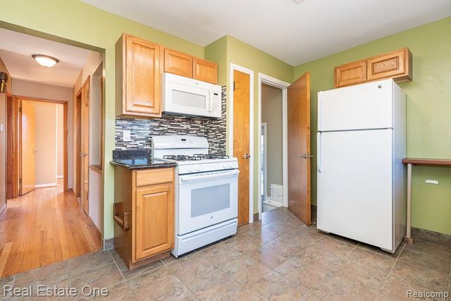 8272 Racine Road, Warren, MI 48093