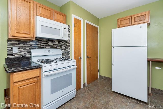 8272 Racine Road, Warren, MI 48093