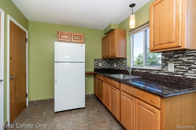 8272 Racine Road, Warren, MI 48093