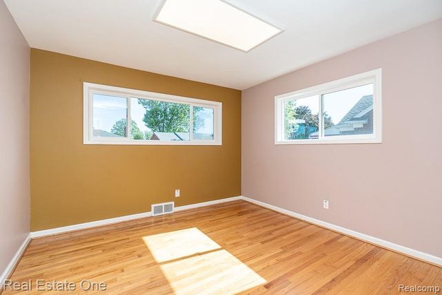 8272 Racine Road, Warren, MI 48093