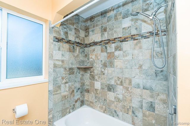 8272 Racine Road, Warren, MI 48093