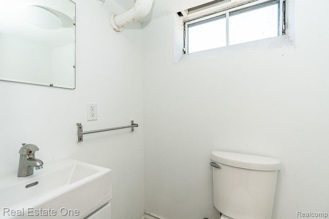 8272 Racine Road, Warren, MI 48093