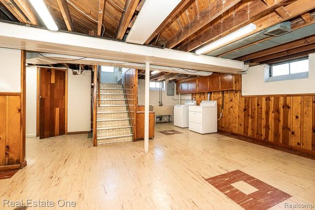 8272 Racine Road, Warren, MI 48093
