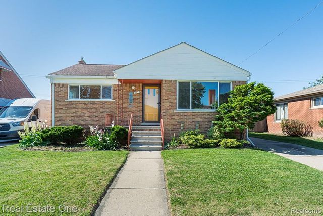 8272 Racine Road, Warren, MI 48093