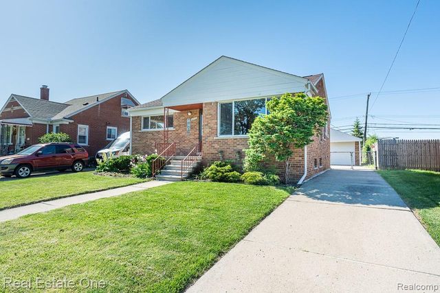 8272 Racine Road, Warren, MI 48093