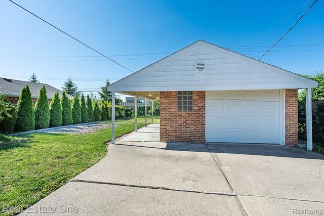 8272 Racine Road, Warren, MI 48093