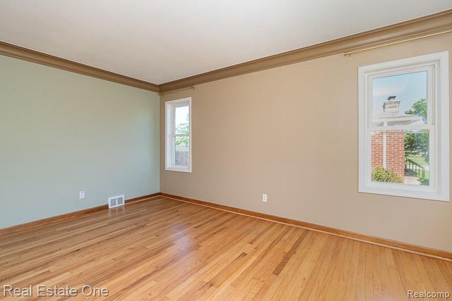 8272 Racine Road, Warren, MI 48093