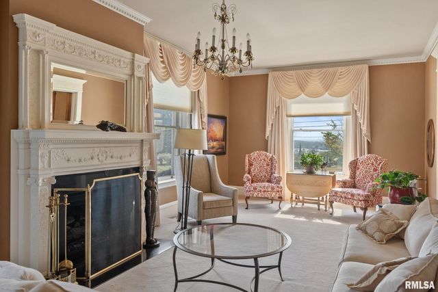 1446 CLAY Street, Davenport, IA 52804