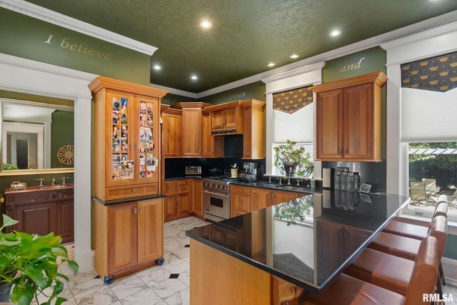 1446 CLAY Street, Davenport, IA 52804