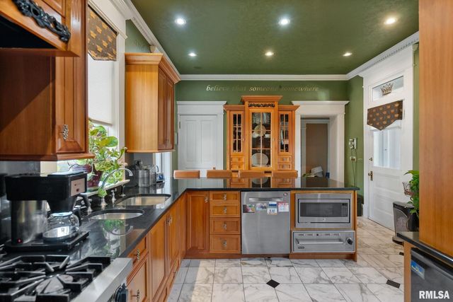 1446 CLAY Street, Davenport, IA 52804