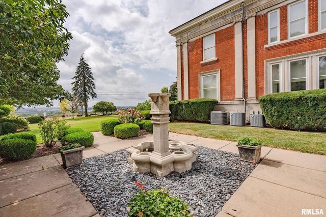 1446 CLAY Street, Davenport, IA 52804