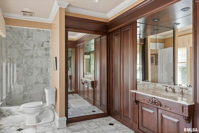 1446 CLAY Street, Davenport, IA 52804