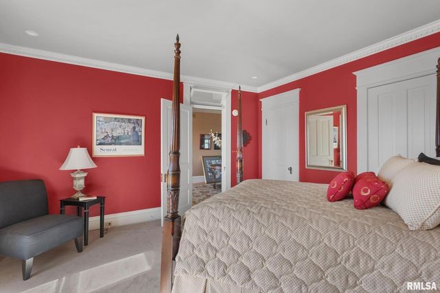 1446 CLAY Street, Davenport, IA 52804