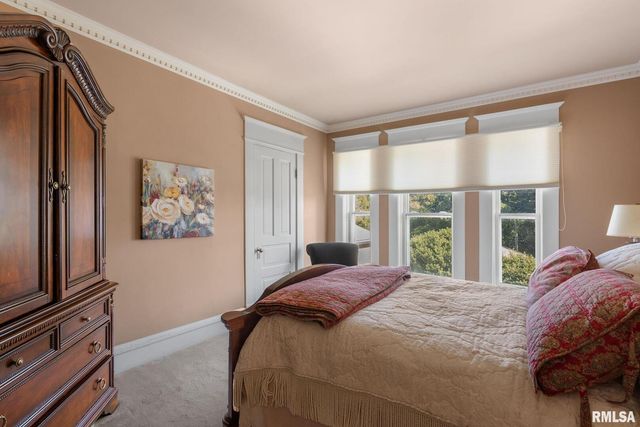 1446 CLAY Street, Davenport, IA 52804