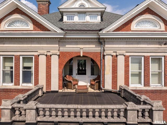 1446 CLAY Street, Davenport, IA 52804