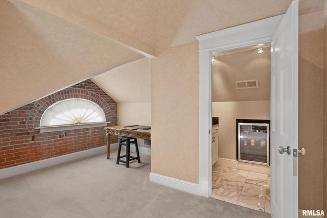 1446 CLAY Street, Davenport, IA 52804