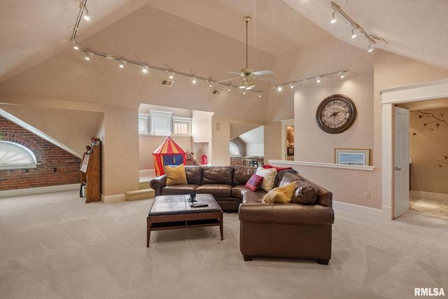 1446 CLAY Street, Davenport, IA 52804