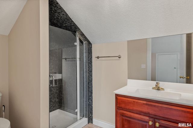 1446 CLAY Street, Davenport, IA 52804