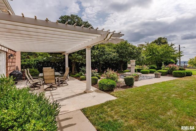 1446 CLAY Street, Davenport, IA 52804