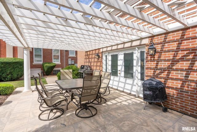 1446 CLAY Street, Davenport, IA 52804