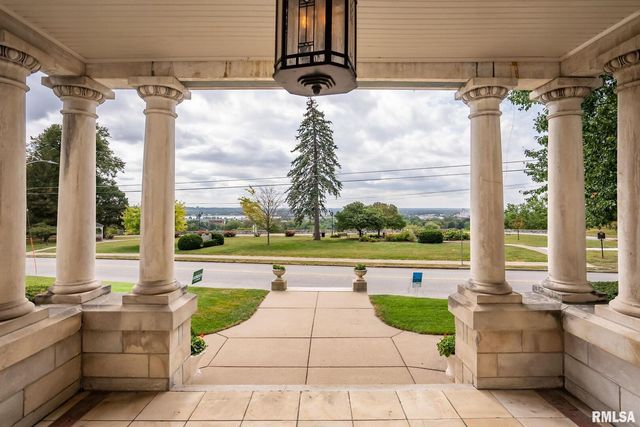 1446 CLAY Street, Davenport, IA 52804