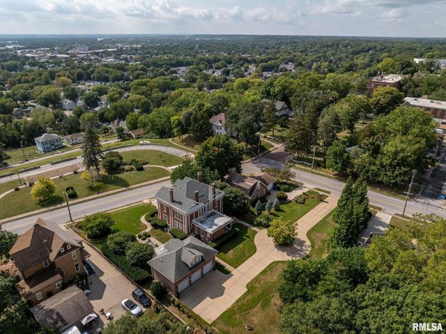 1446 CLAY Street, Davenport, IA 52804