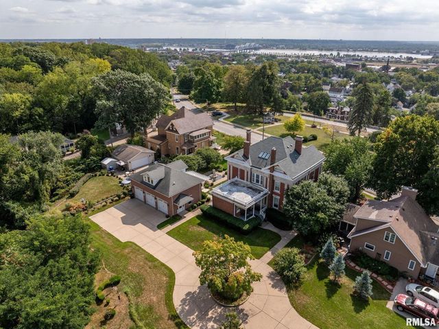 1446 CLAY Street, Davenport, IA 52804