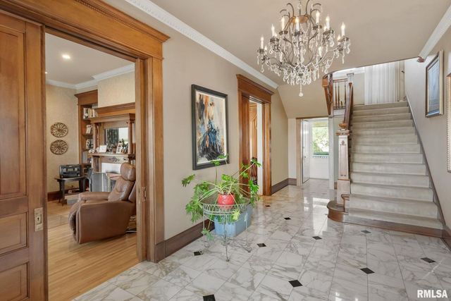 1446 CLAY Street, Davenport, IA 52804