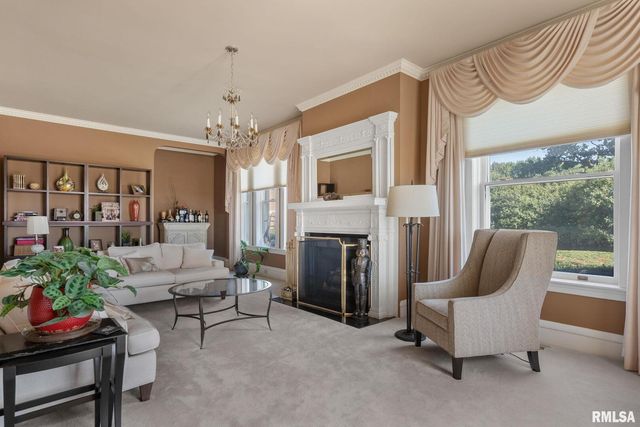 1446 CLAY Street, Davenport, IA 52804