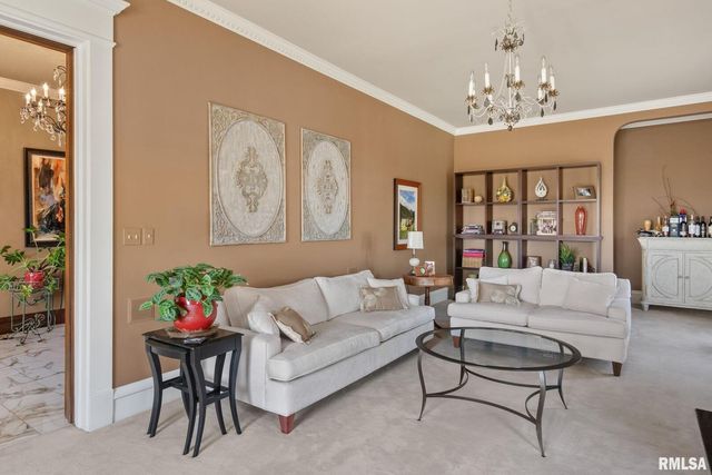 1446 CLAY Street, Davenport, IA 52804