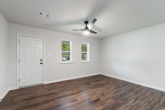 11 Kirkland Street, Ward, AR 72176