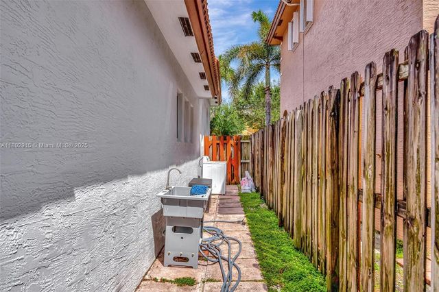 1130 NE 41st Ave, Homestead, FL 33033