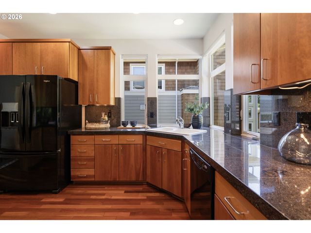 3043 Nw MONTARA Loop, Portland, OR 97229