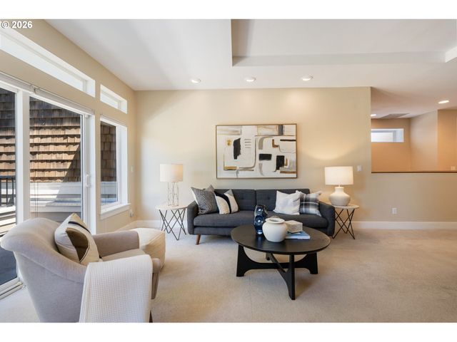 3043 Nw MONTARA Loop, Portland, OR 97229