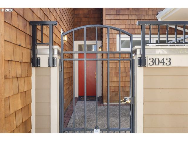 3043 Nw MONTARA Loop, Portland, OR 97229