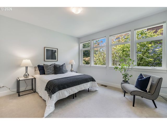 3043 Nw MONTARA Loop, Portland, OR 97229