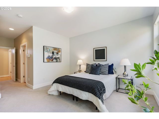 3043 Nw MONTARA Loop, Portland, OR 97229