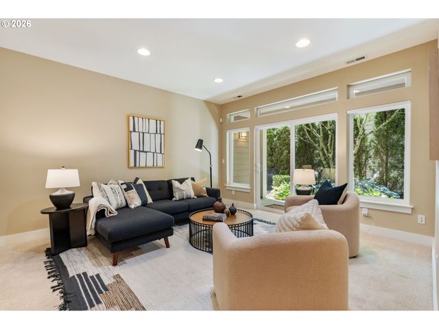 3043 Nw MONTARA Loop, Portland, OR 97229